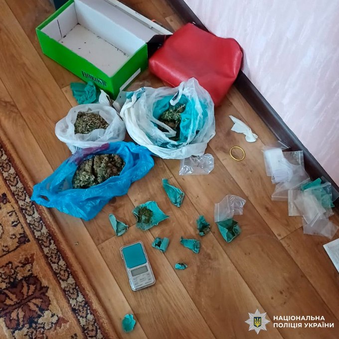 У Харкові викрили наркогрупу з канабісом на 1,6 млн грн